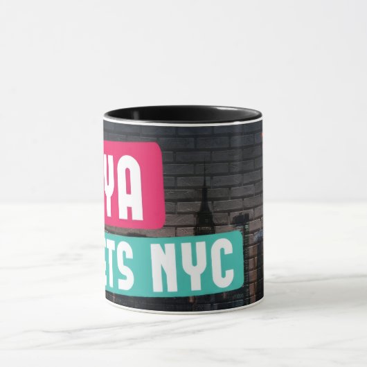 Zeya Meets NY Mug マグカップ (中央)