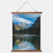 Zgornje Jezerskoの山々と美しい湖 吊り下げ型タペストリー (正面)