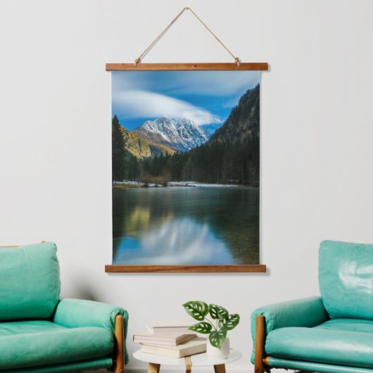 Zgornje Jezerskoの山々と美しい湖 吊り下げ型タペストリー (リビング)