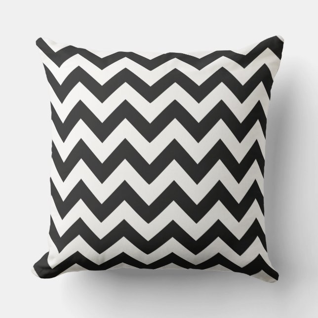 Zig Zag Black & White Striped Outdoor Decor アウトドアクッション (正面)