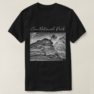 Zionの盆栽の木の白黒写真 Tシャツ