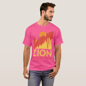 Zion国立公園 – 屋外キャンピングハイキングティーS Tシャツ (正面フル)