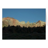 Zion National Parkの朝赤岩 (正面横)