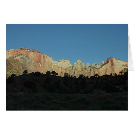 Zion National Parkの朝赤岩 (正面横)