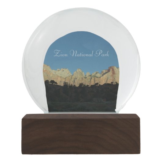 Zion National Parkの朝赤岩 スノーグローブ (正面)