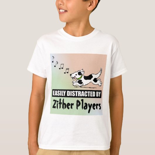 Zitherプレイヤーに気を取られやすい漫画の犬 Tシャツ (正面)