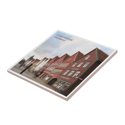 zNO044 BERGEN BRYGGEN，ノルウェー，ヨーロッパ， タイル (側面)