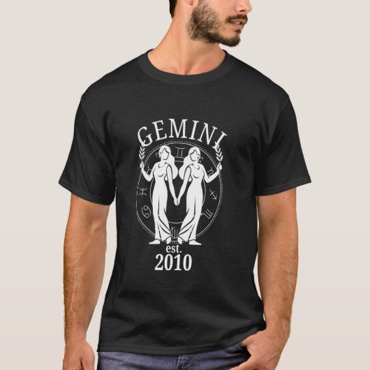 Zodiac Gemini Twins Born in 2010 Tシャツ (正面)