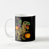 Zombie Girl Riding Mummy T Rex Halloween Kids Tric コーヒーマグカップ (左)