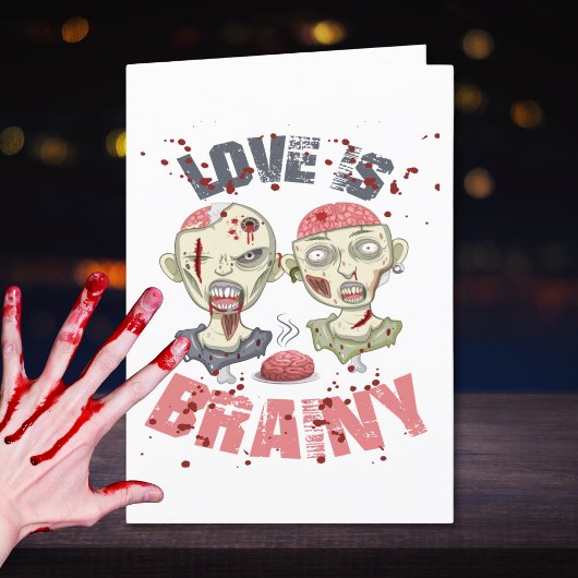 Zombies Love Is Brainy – Funny Halloween カード