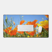 Zomers gevoel van wilde oranje bloemen. デスクマット (キーボード&マウス)