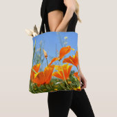 Zomers gevoel van wilde oranje bloemen. トートバッグ (クローズアップ)
