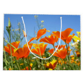 Zomers gevoel van wilde oranje bloemen. ラージペーパーバッグ (裏面)