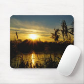 Zonsondergang bij een meertje met rietpluimen. マウスパッド (マウス)