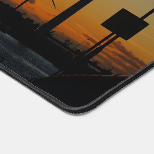 Zonsondergang met windmolen, Rustgevend relaxt. デスクマット (コーナー)