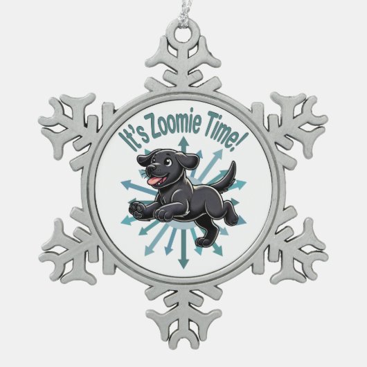 Zoomie Time Black Labだ スノーフレークピューターオーナメント (正面)