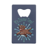 Zoomie Time Chocolate Lab クレジットカード栓抜き (裏面)