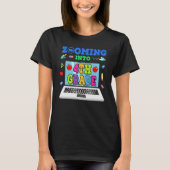 Zooming Into 4th Grade Virtual Back To School 4th Tシャツ (正面)