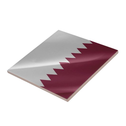zQA002なびくカタール国旗Qatar, タイル (側面)