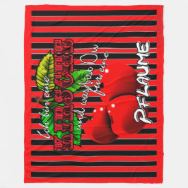 Zuckersüße rote Kirschen mit witzigen Spruch フリースブランケット