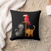Zwarte hond, oranje kat en papegaai op een stok クッション (ブランケット)