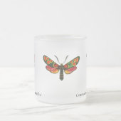 Zygaenaのカーニオリカ – ザクリプスキュラバーネット蛾 フロストグラスマグカップ (中央)